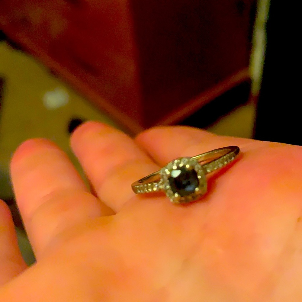 Riddles Jewelers. Montana Sapphire and diamonds